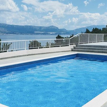 Apartment Kate Слатине Екстер'єр фото