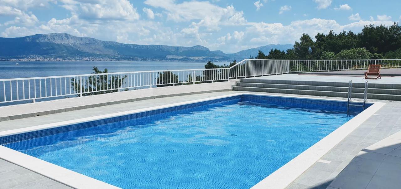 Apartment Kate Слатине Екстер'єр фото