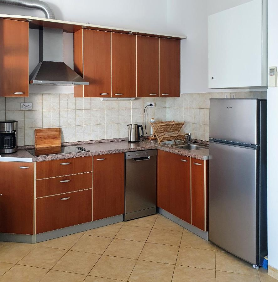 Apartment Kate Слатине Екстер'єр фото