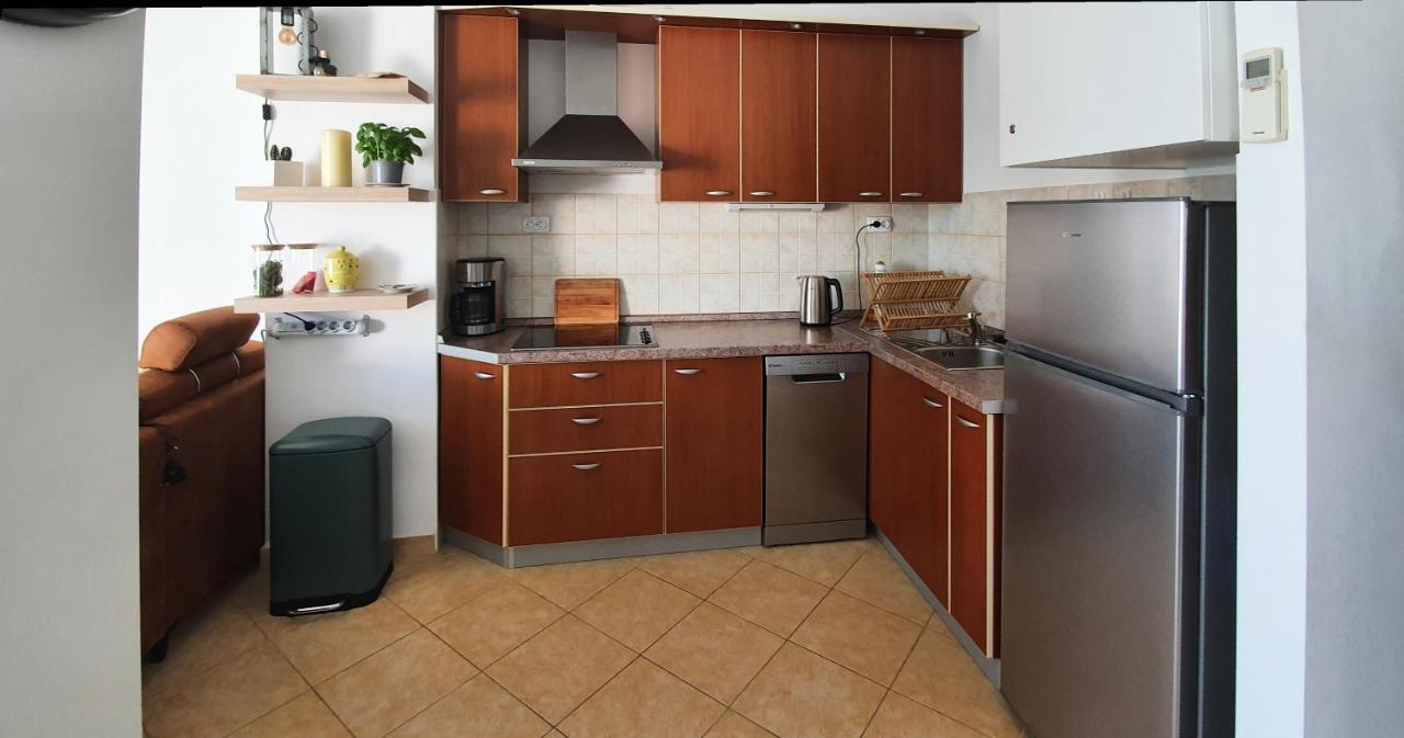 Apartment Kate Слатине Екстер'єр фото