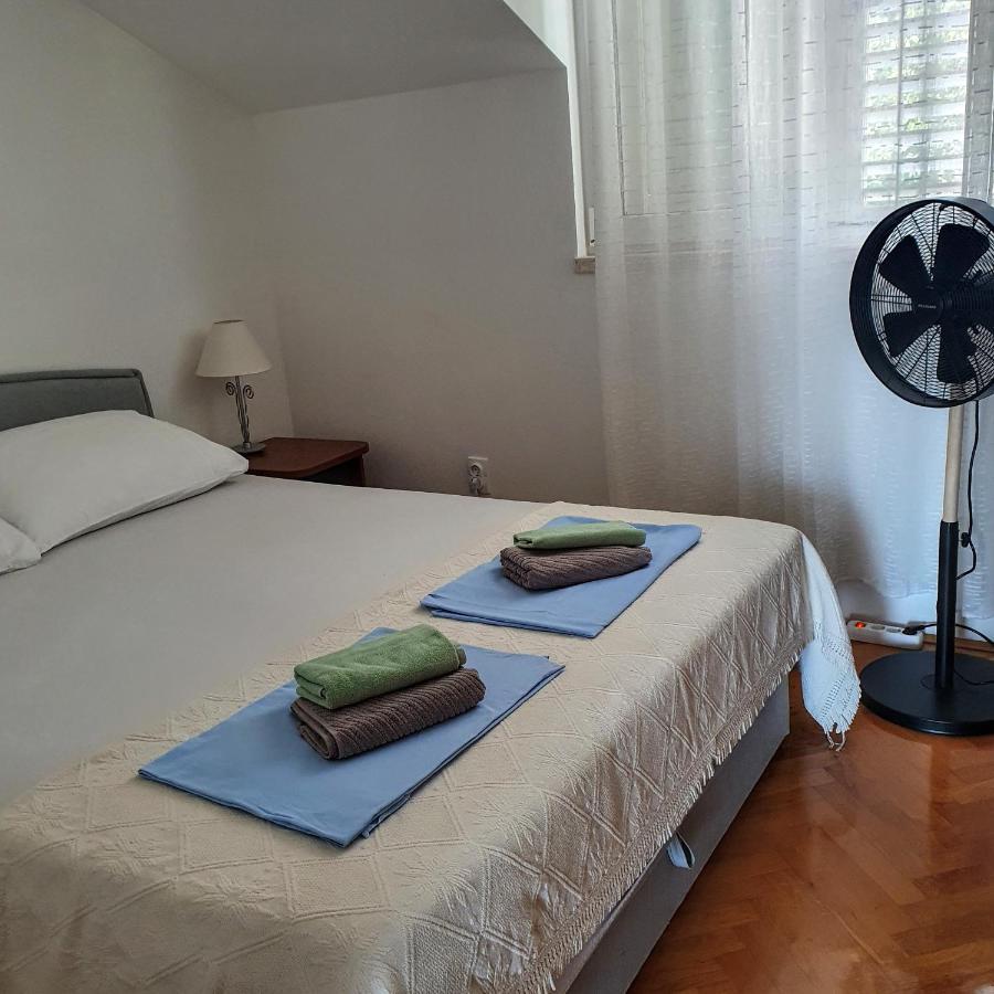 Apartment Kate Слатине Екстер'єр фото