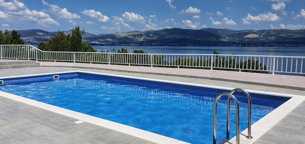 Apartment Kate Слатине Екстер'єр фото