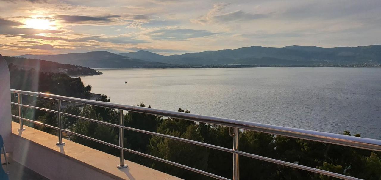 Apartment Kate Слатине Екстер'єр фото